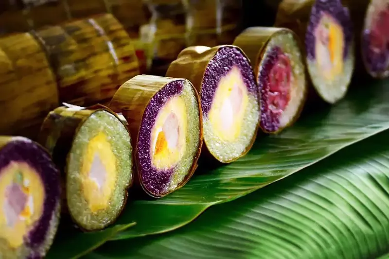 Bánh tét là một trong những món ngày tết truyền thống của người Việt Nam