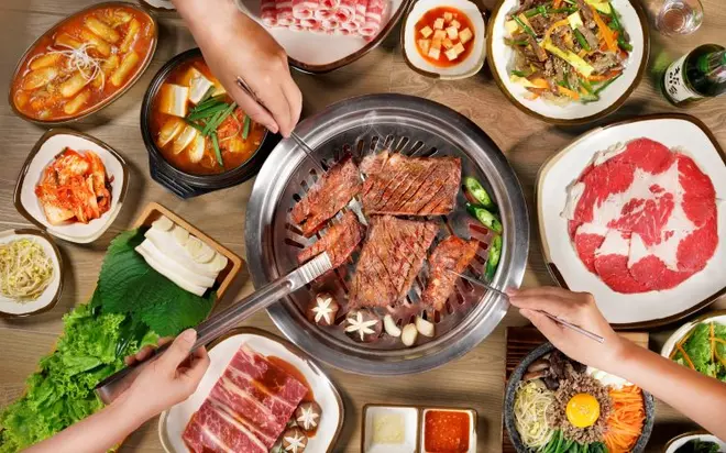 Thịt nướng không khói và ẩm thực Hàn Quốc tại GoGi House