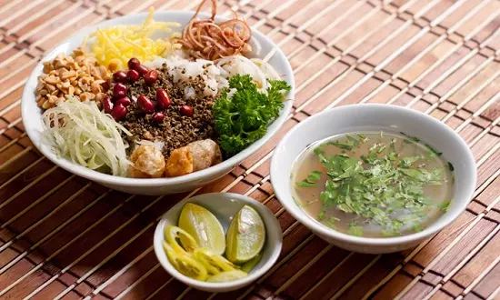 Những nhà hàng món Huế ngon nổi tiếng ở Hà Nội