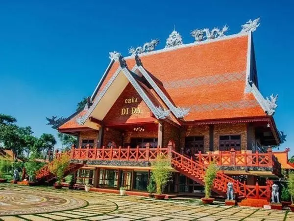 Chùa A Di Đà - ngôi chùa nổi tiếng và linh thiêng tại Bảo Lộc