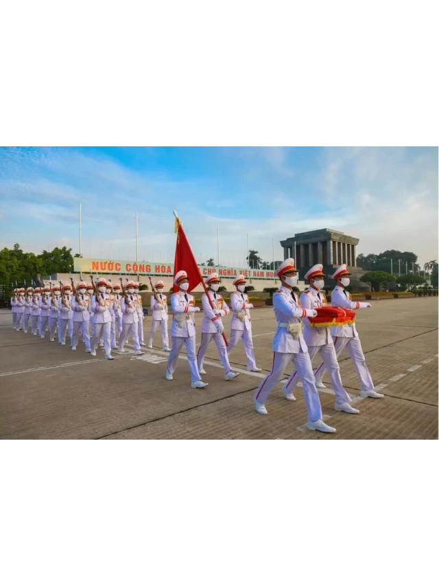   Hào khí Việt Nam hiện hữu qua nghi lễ kéo cờ Lăng Bác